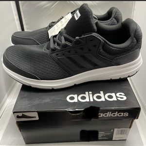 BNWT Adidas Cloud foam technology light weight Gry